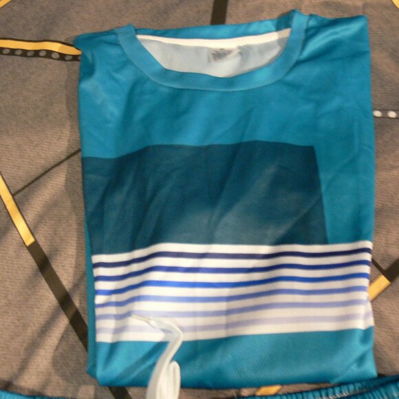 2PC CRUISE SHIP COMBO,ATHLETIC WEAR SIZE MIDIUM. - Picture 3 of 3